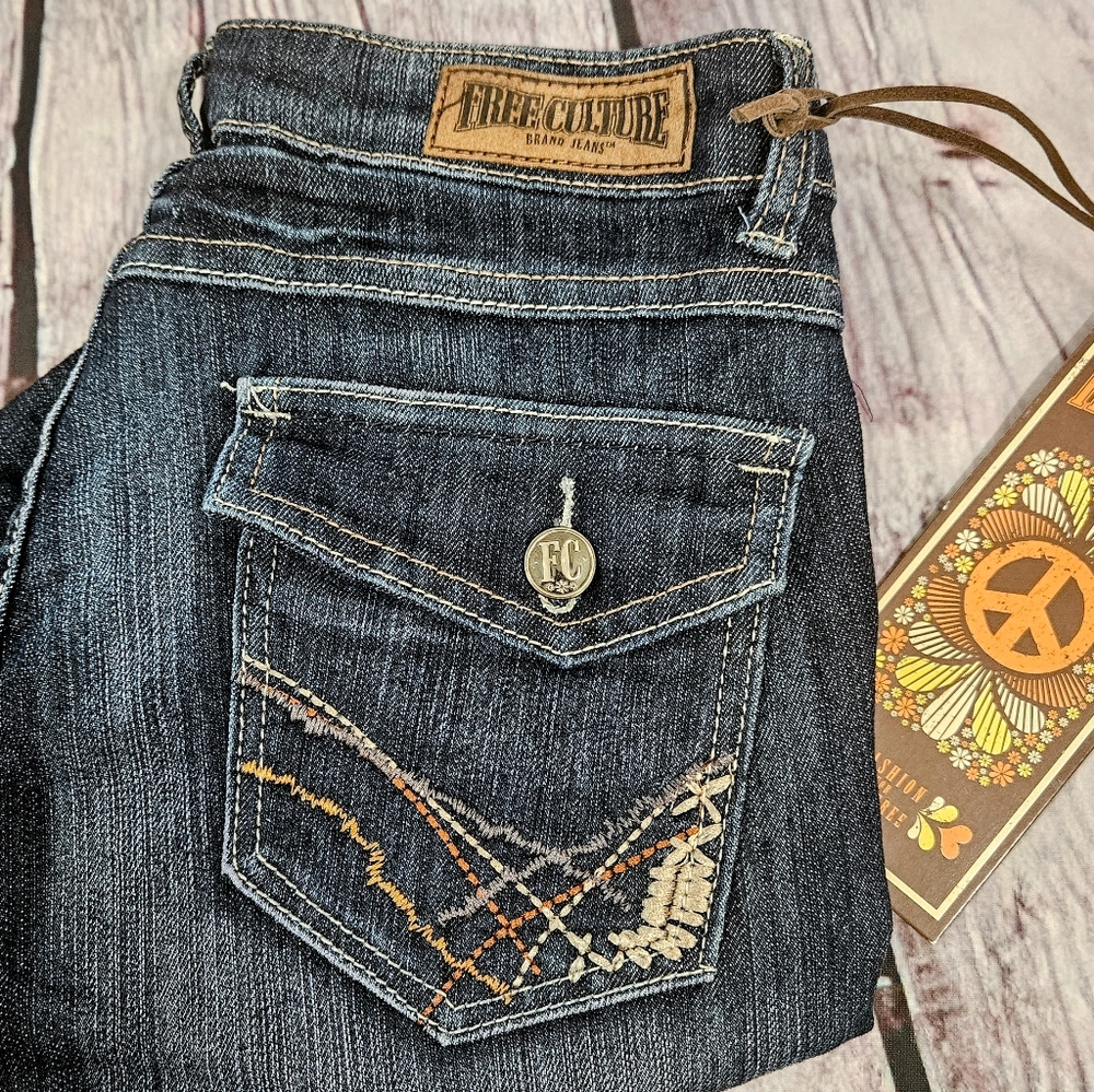 Free Culture NWT Size 3 Low Rise Dark Wash Skinny Jeans - Picture 2 of 7